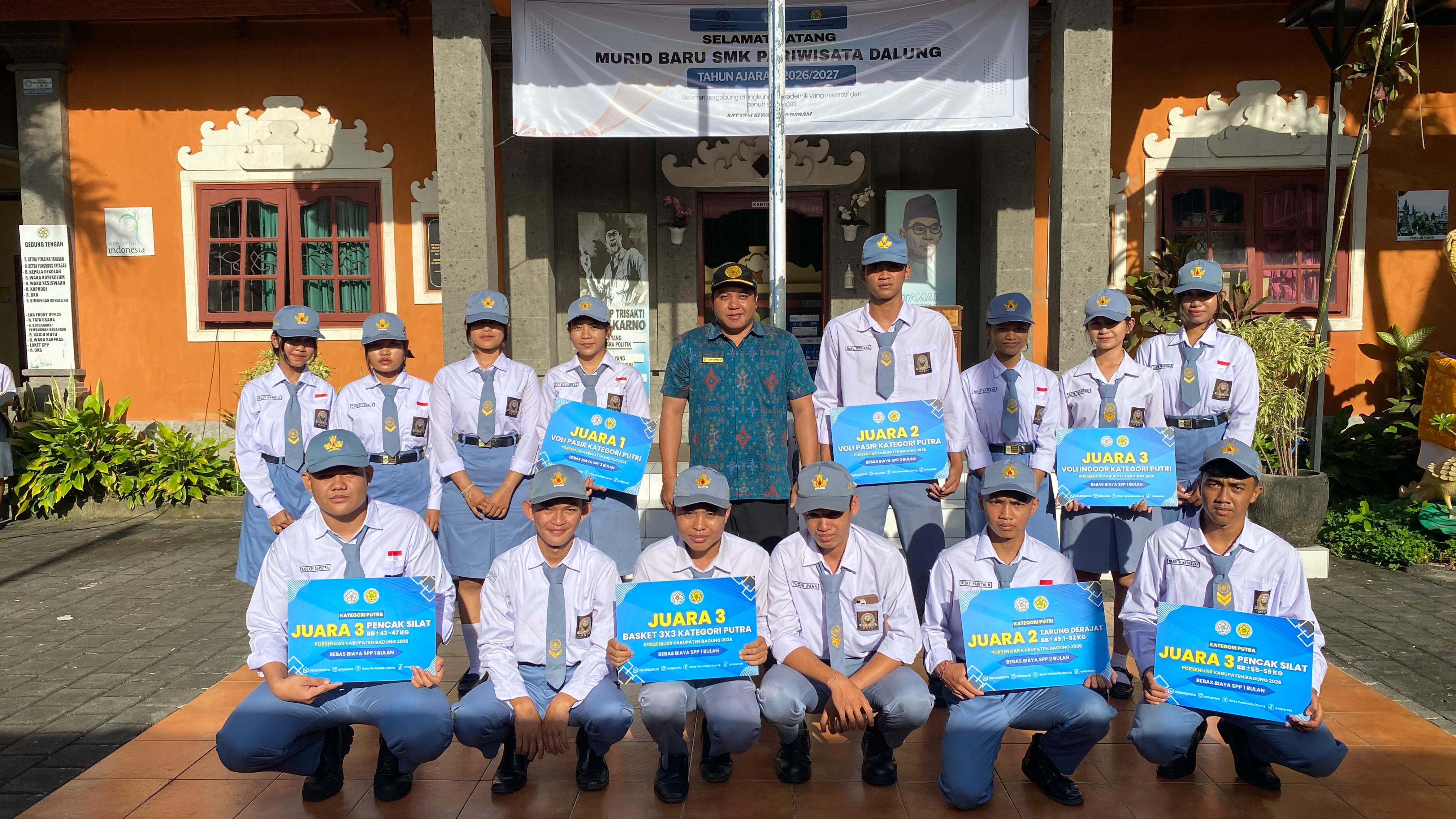 Apresiasi SMK Pariwisata Dalung untuk Juara Porsenijar Badung dan Lomba Penjor Gebogan Hari Saraswati